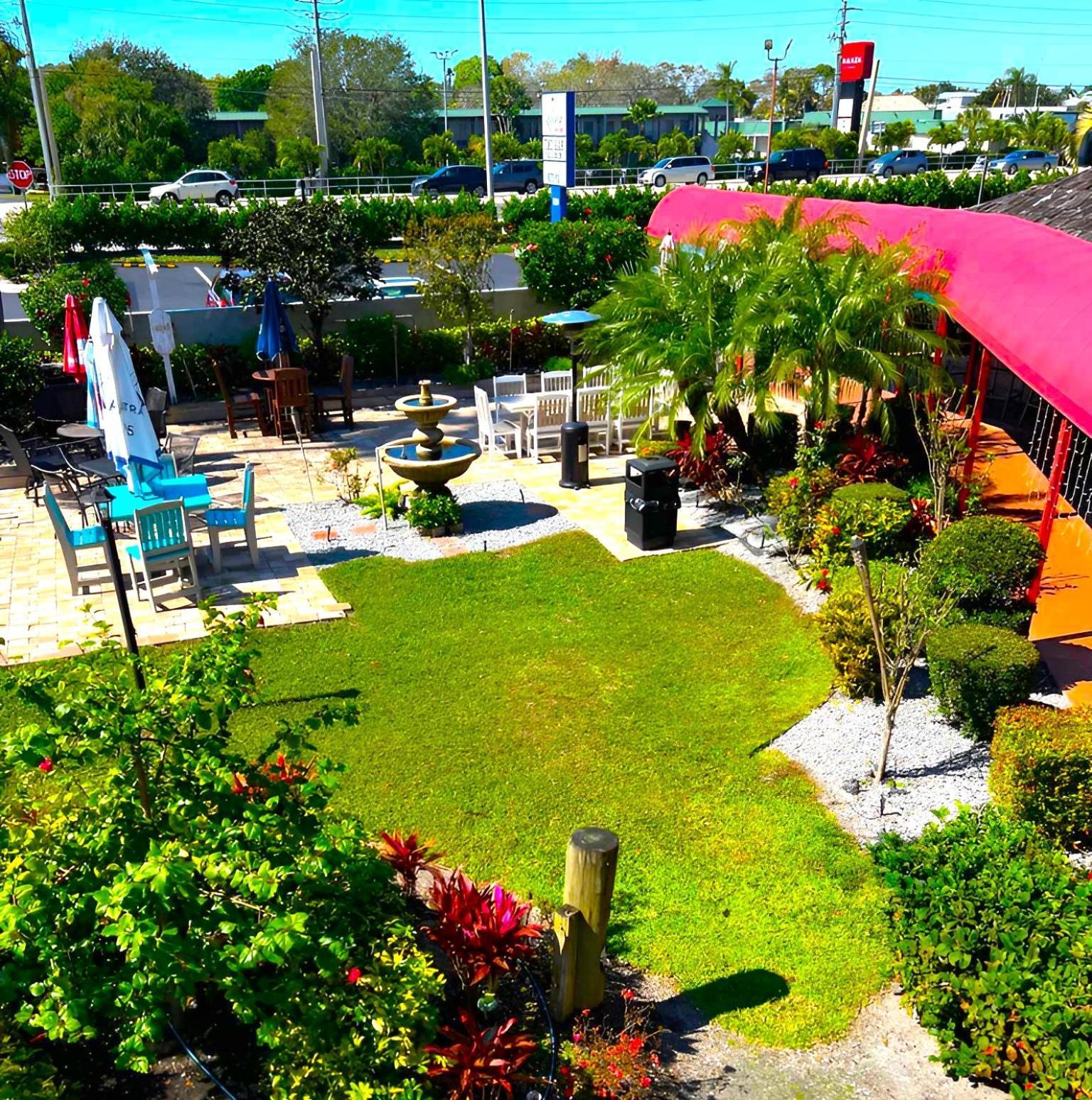 Lantern & - Sarasota 2*
