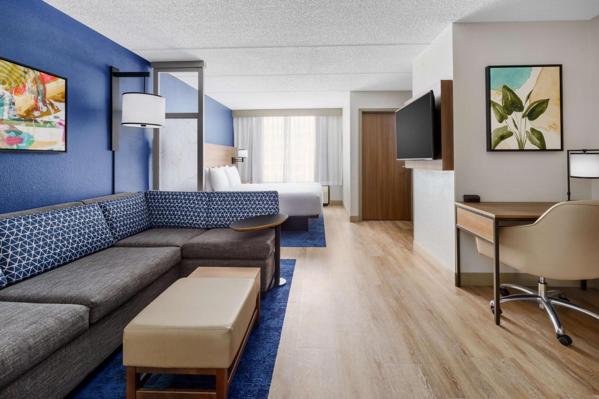 Hyatt Place Across From Universal 3*