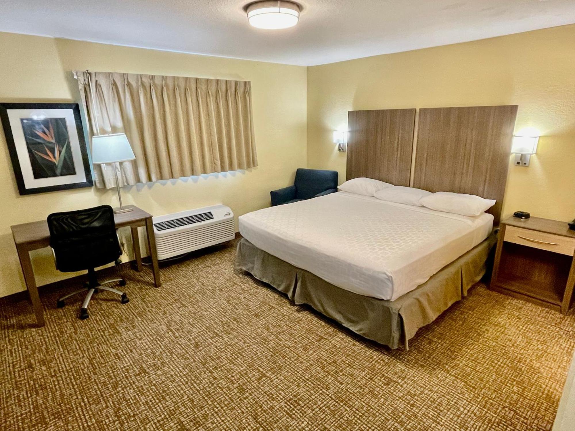 Suburban Myers Cape Coral Hotel