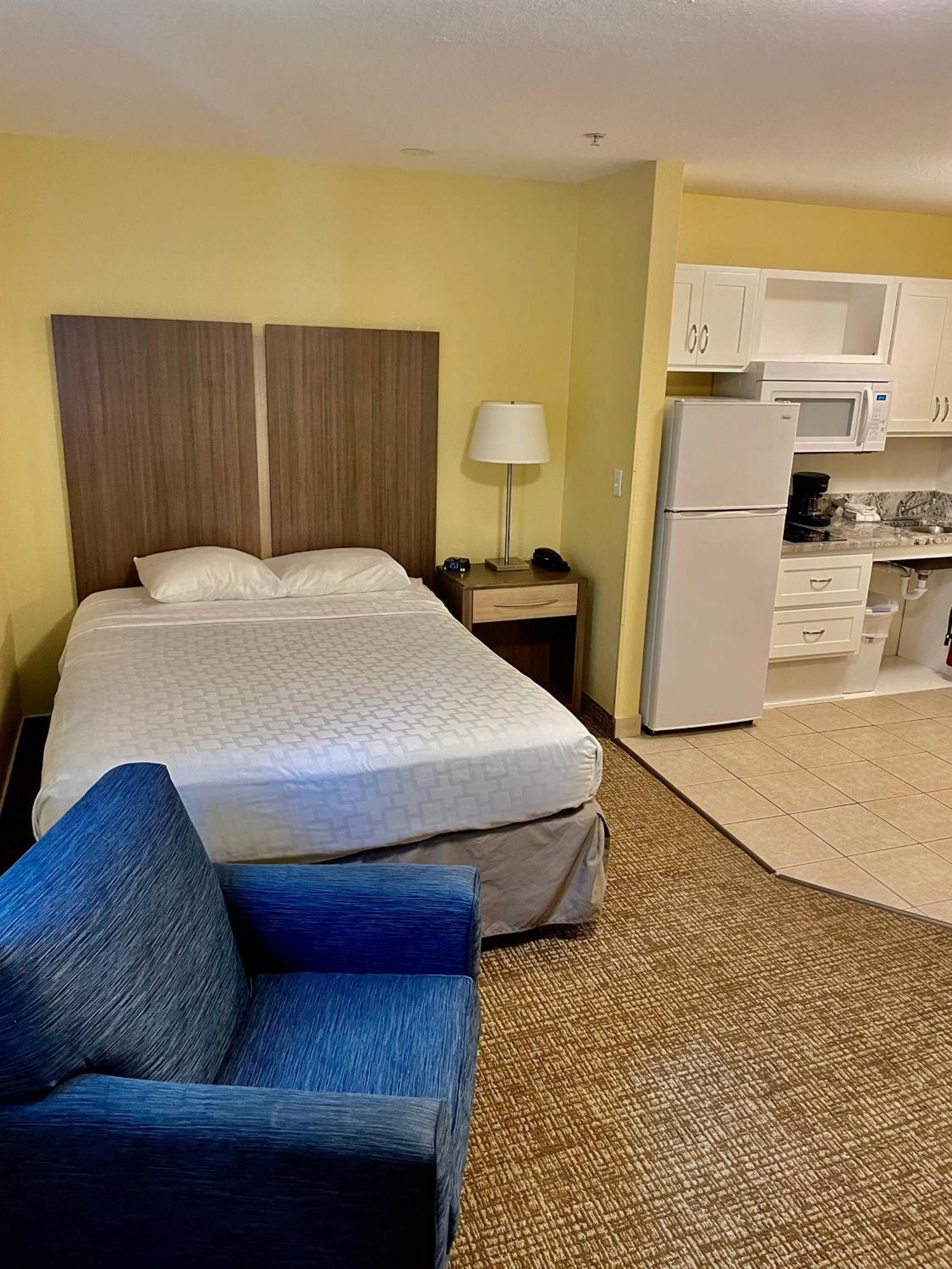 Hotel Suburban Myers Cape Coral 2*