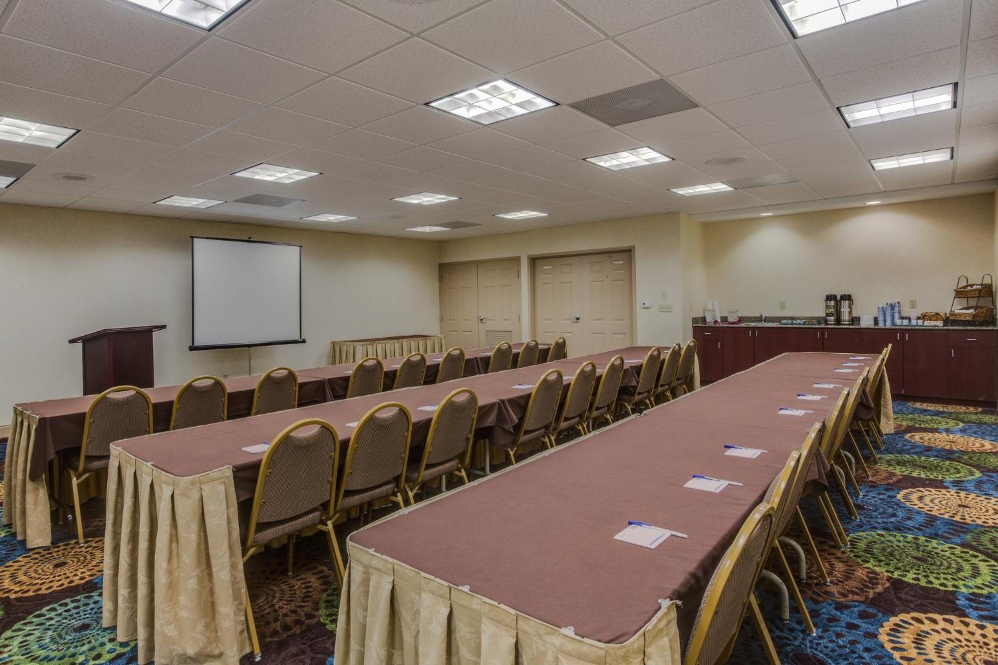 Hotel Express & International Airport By Ihg Orlando