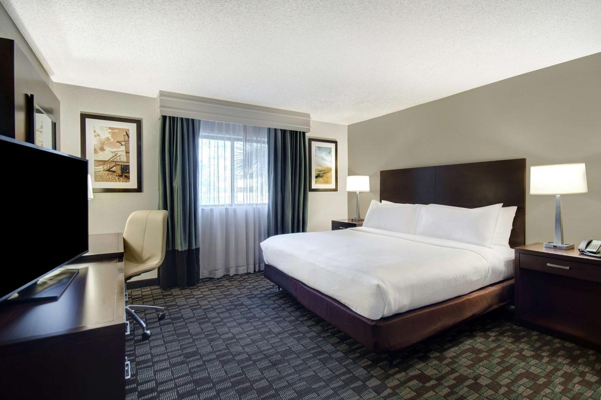 Embassy By Hilton Baymeadows Hotel Jacksonville