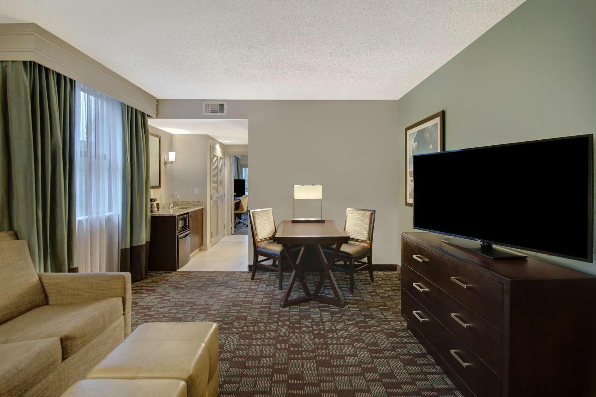 Embassy By Hilton Baymeadows 3*