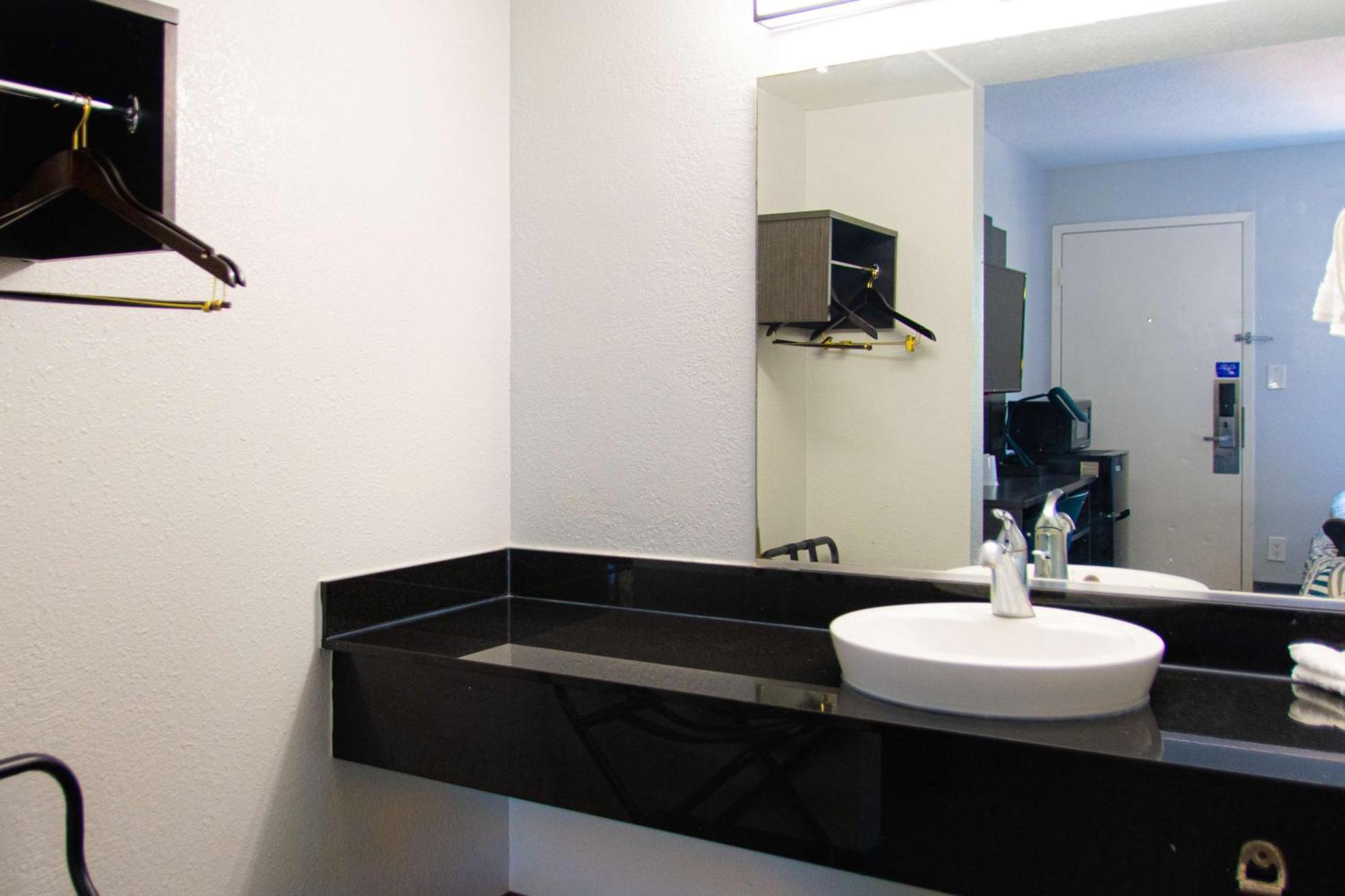Hotel 6-lantana West Palm Beach, Fl