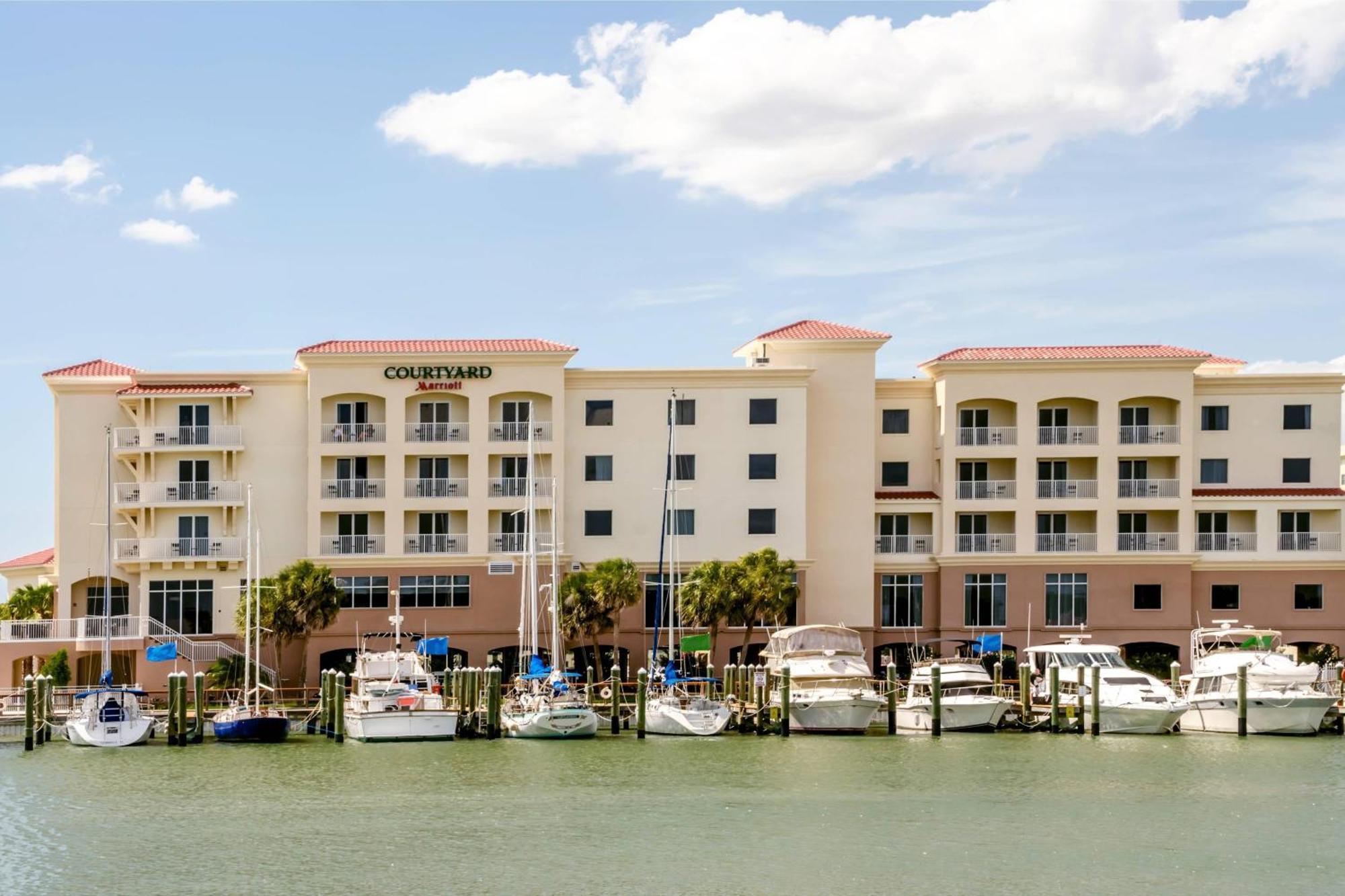 Hotel Courtyard By Marriott St. Petersburg Clearwater/madeira 3*
