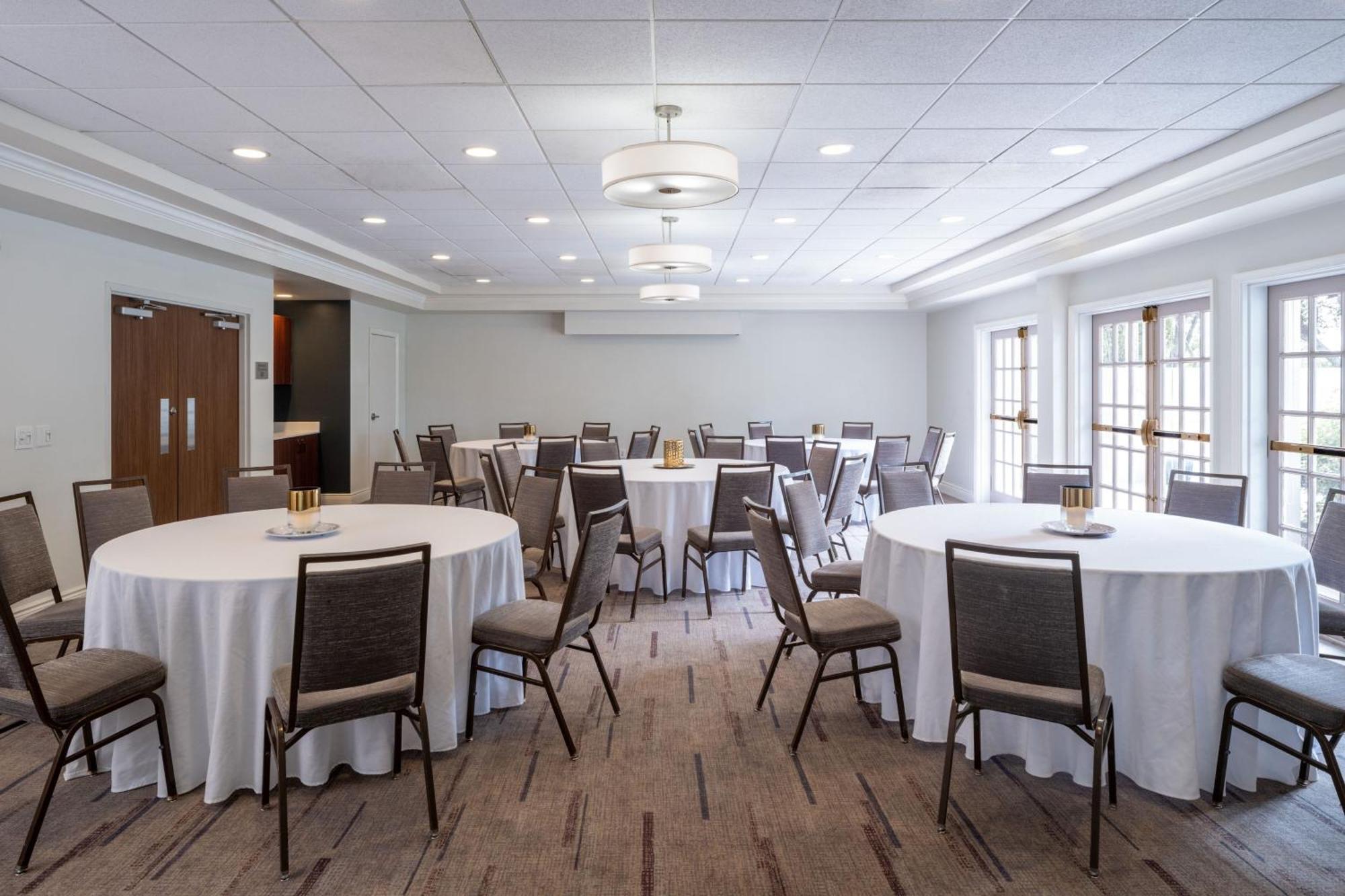 Courtyard By Marriott - Hotel 3*