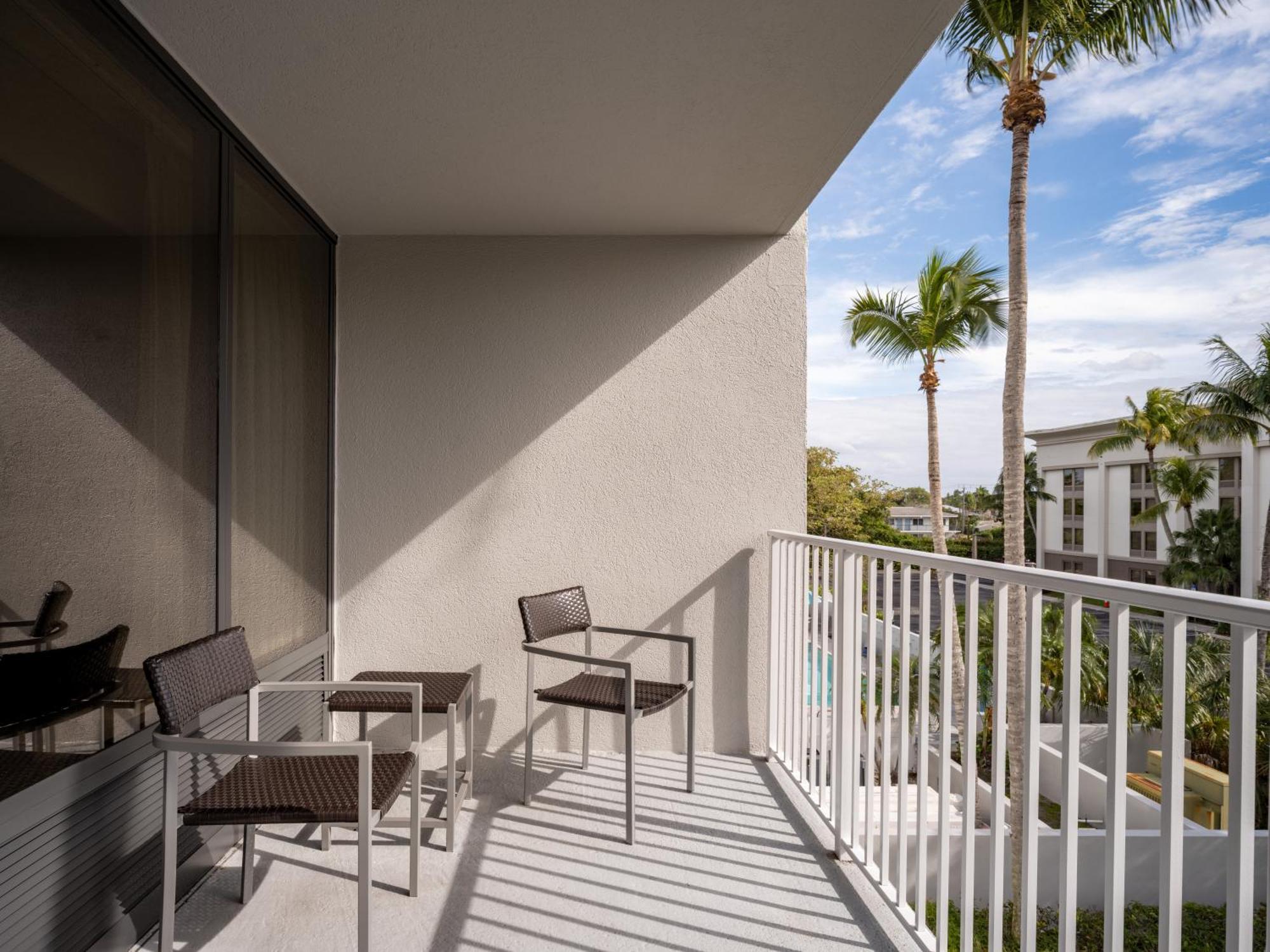 Courtyard By Marriott - 3* Naples