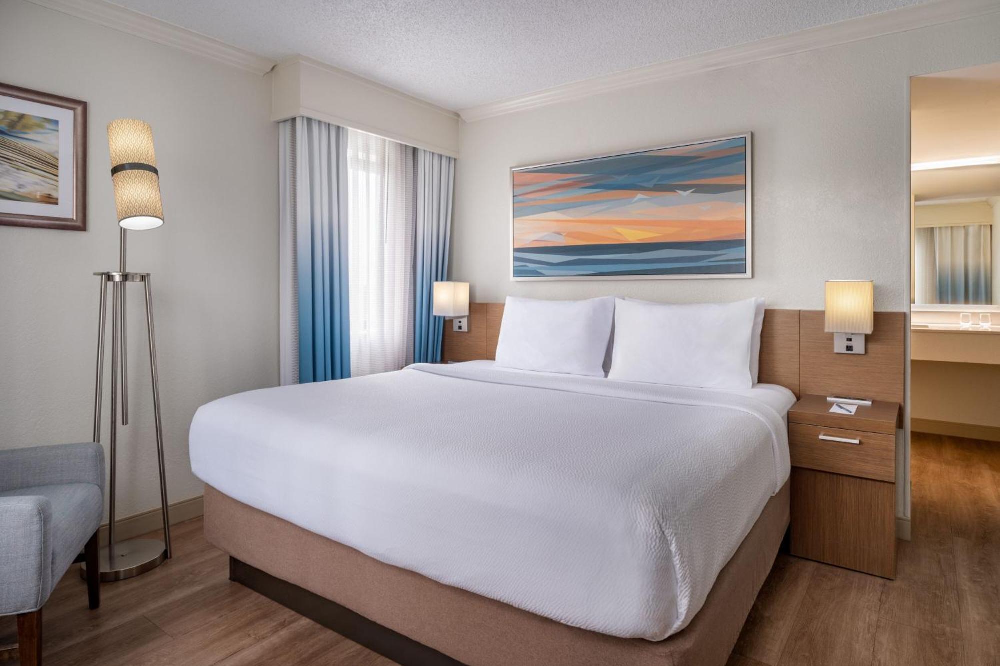 Courtyard By Marriott - Hotel 3*