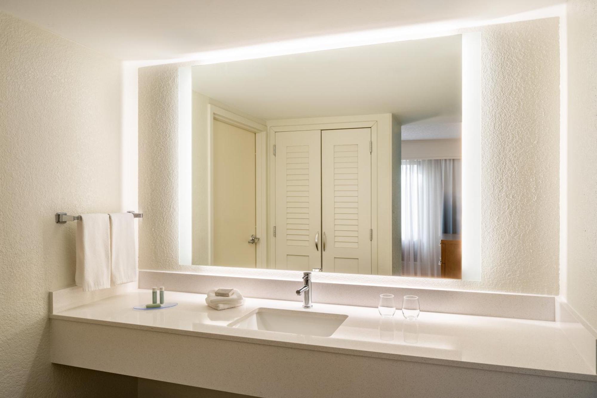 Courtyard By Marriott -
