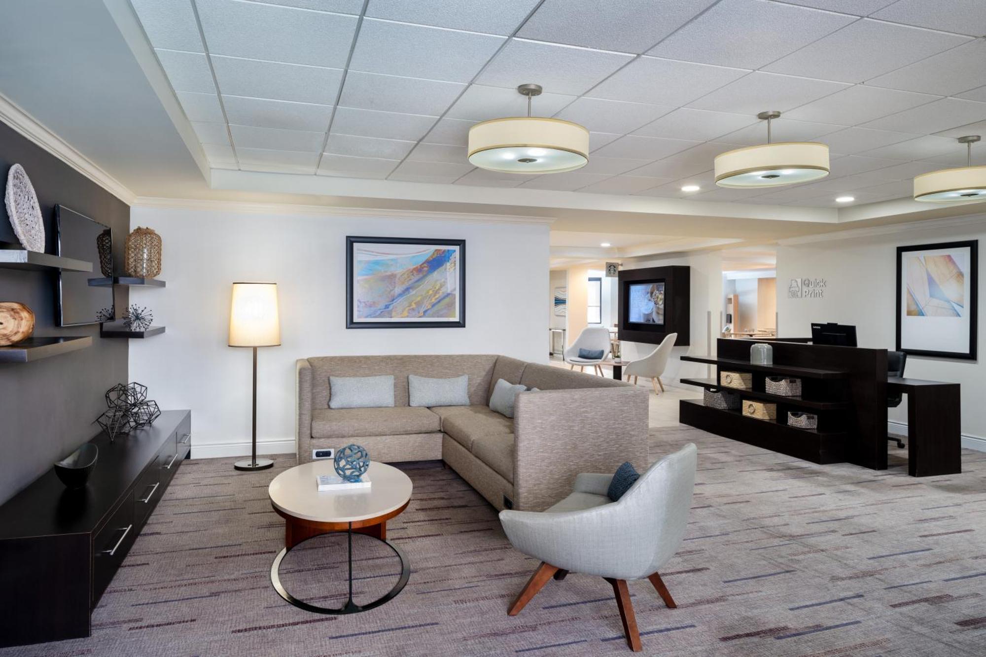 Courtyard By Marriott - Hotel