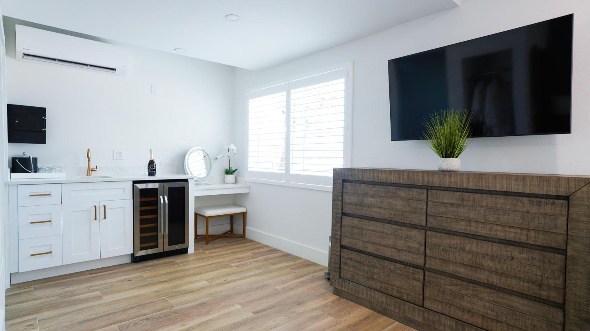 Ivory Sands Beach Suites Motel 2*