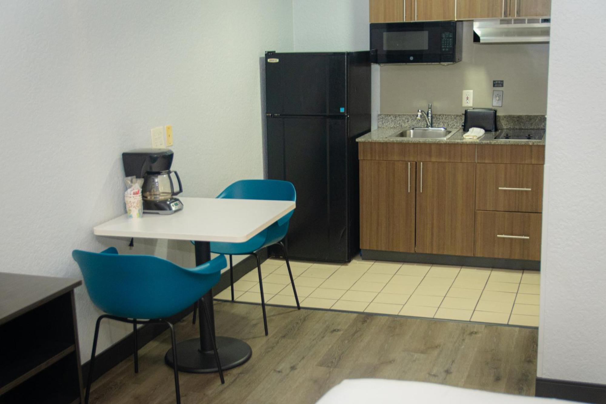 Hotel 6-west Palm Beach, Fl 3*