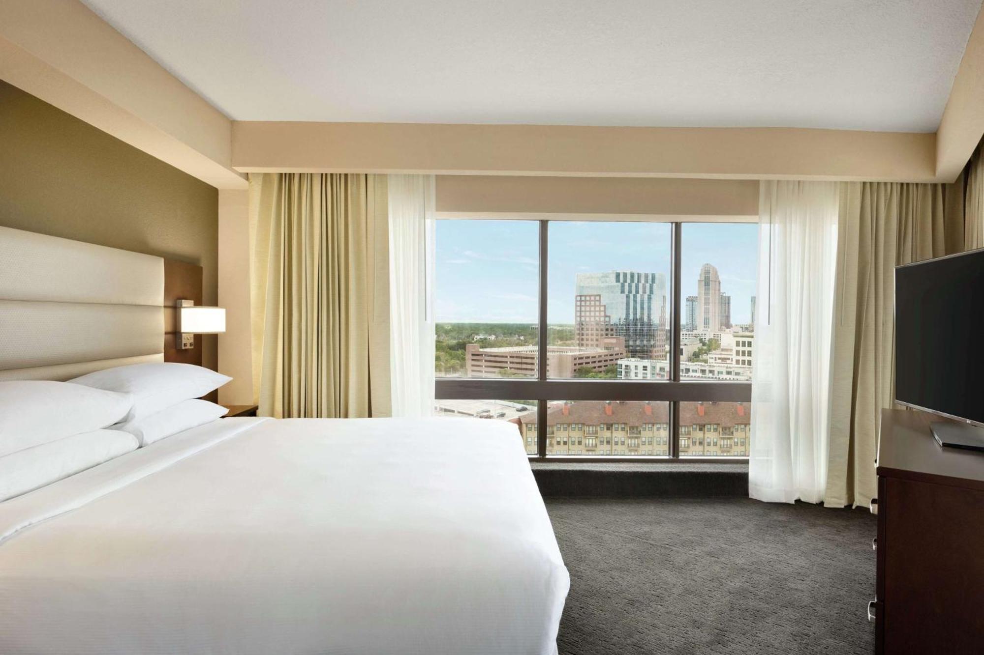 Hotel Doubletree By Hilton Downtown 4*