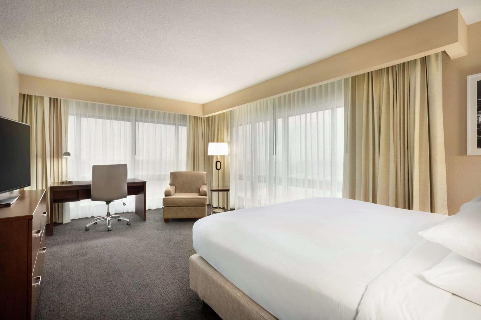Doubletree By Hilton Downtown Hotel 4*