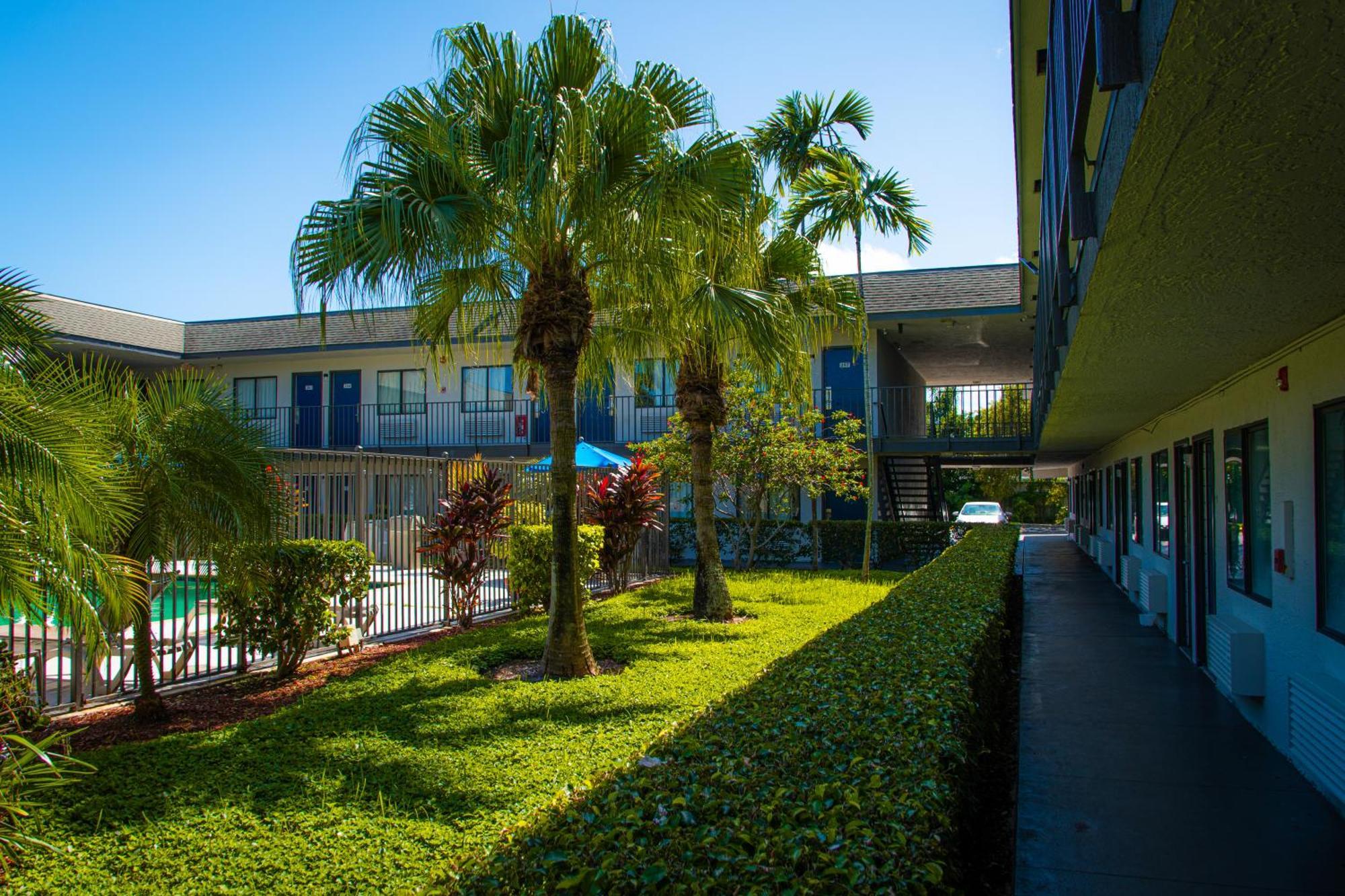 Hotel 6-lantana West Palm Beach, Fl