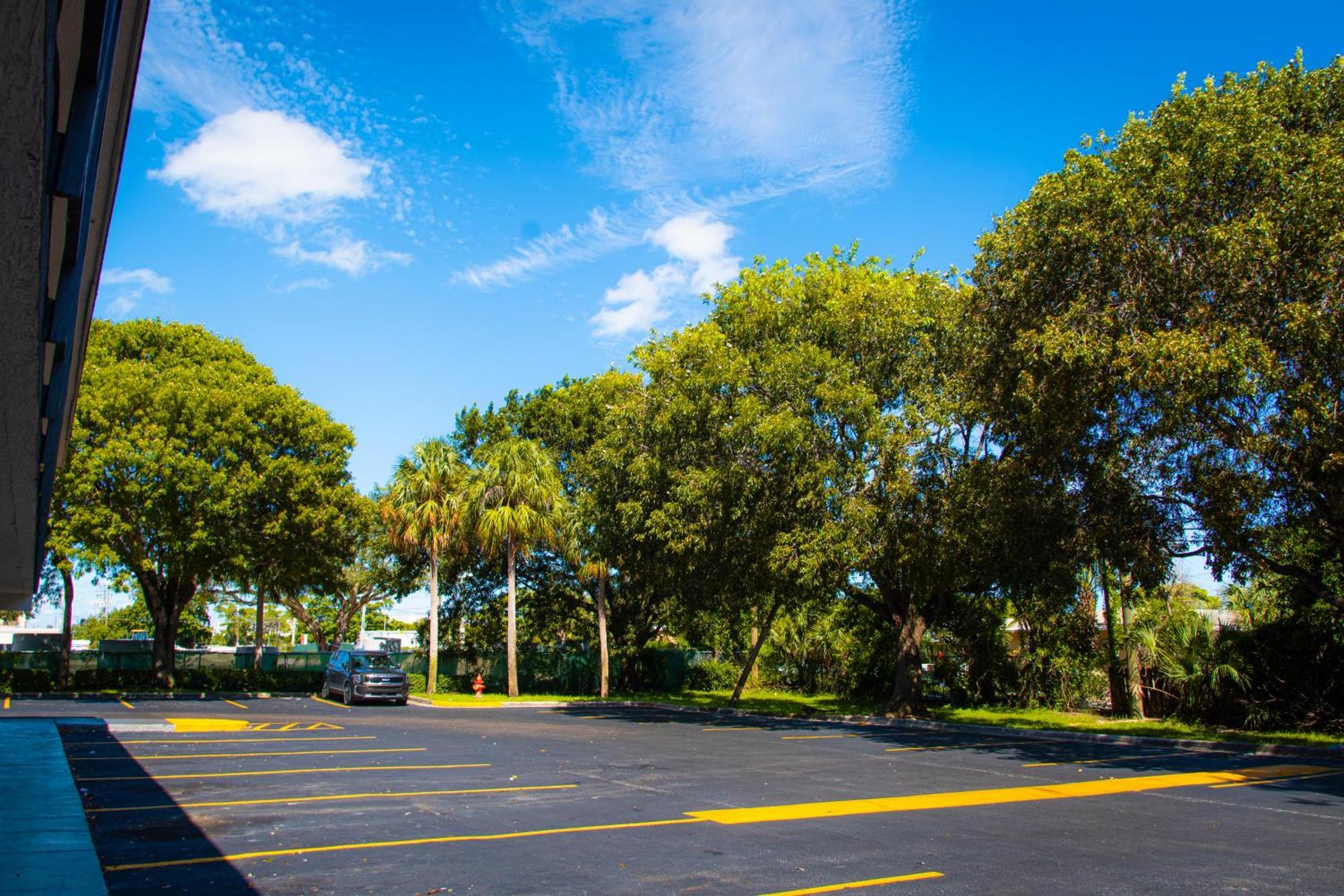 6-lantana West Palm Beach, Fl Hotel