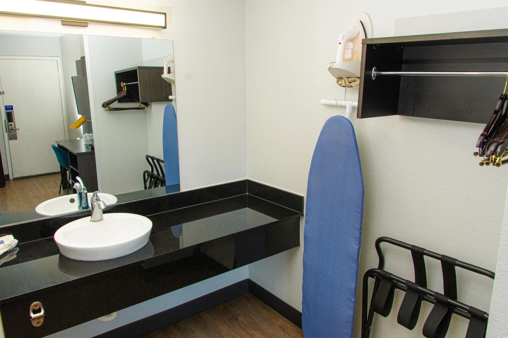 Hotel 6-lantana West Palm Beach, Fl