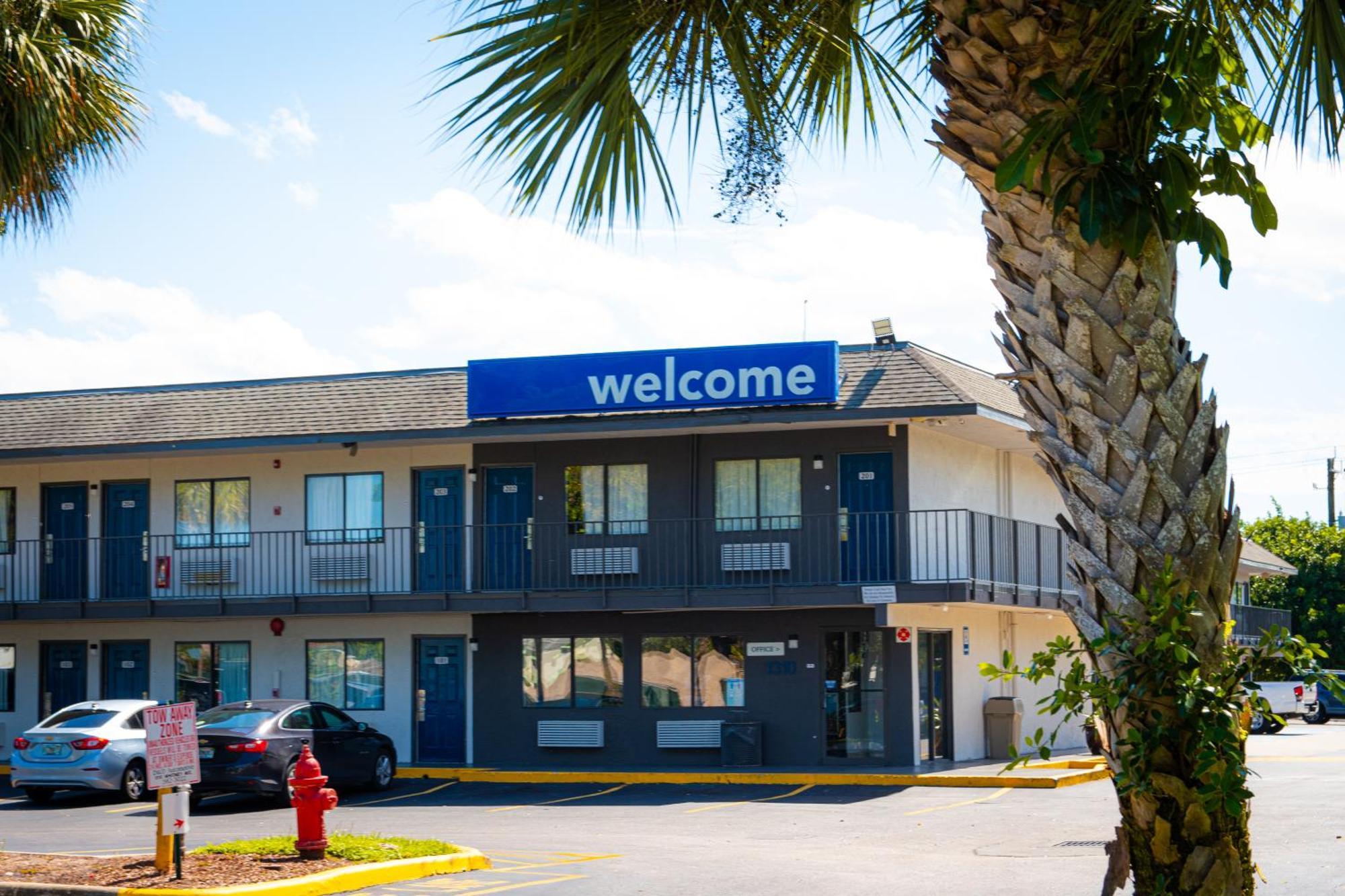 Hotel 6-lantana West Palm Beach, Fl