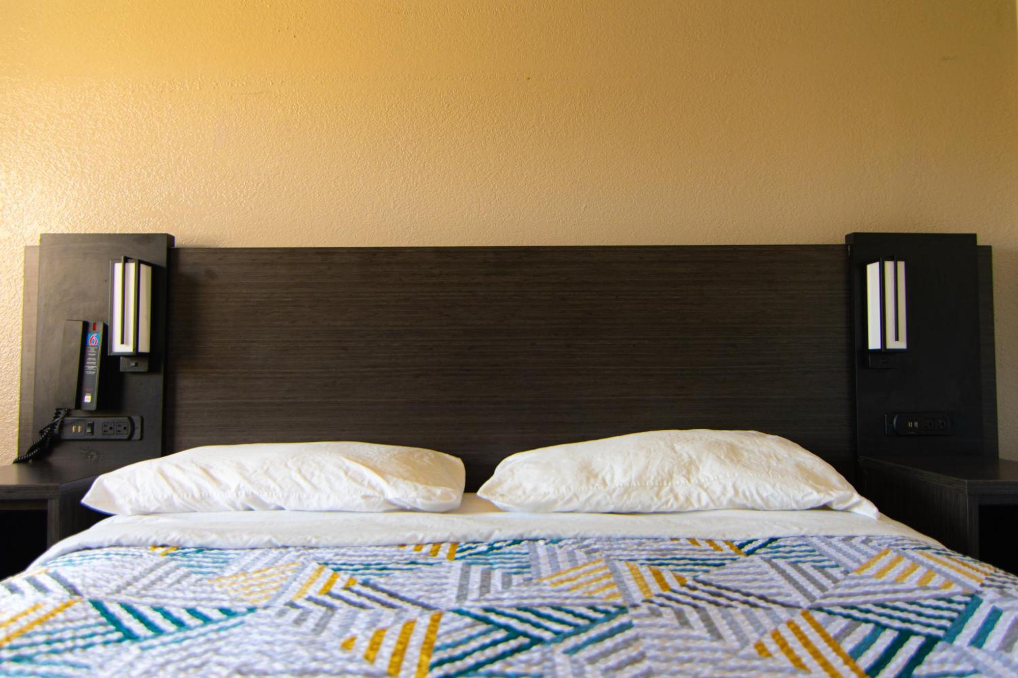Hotel 6-lantana West Palm Beach, Fl Lantana