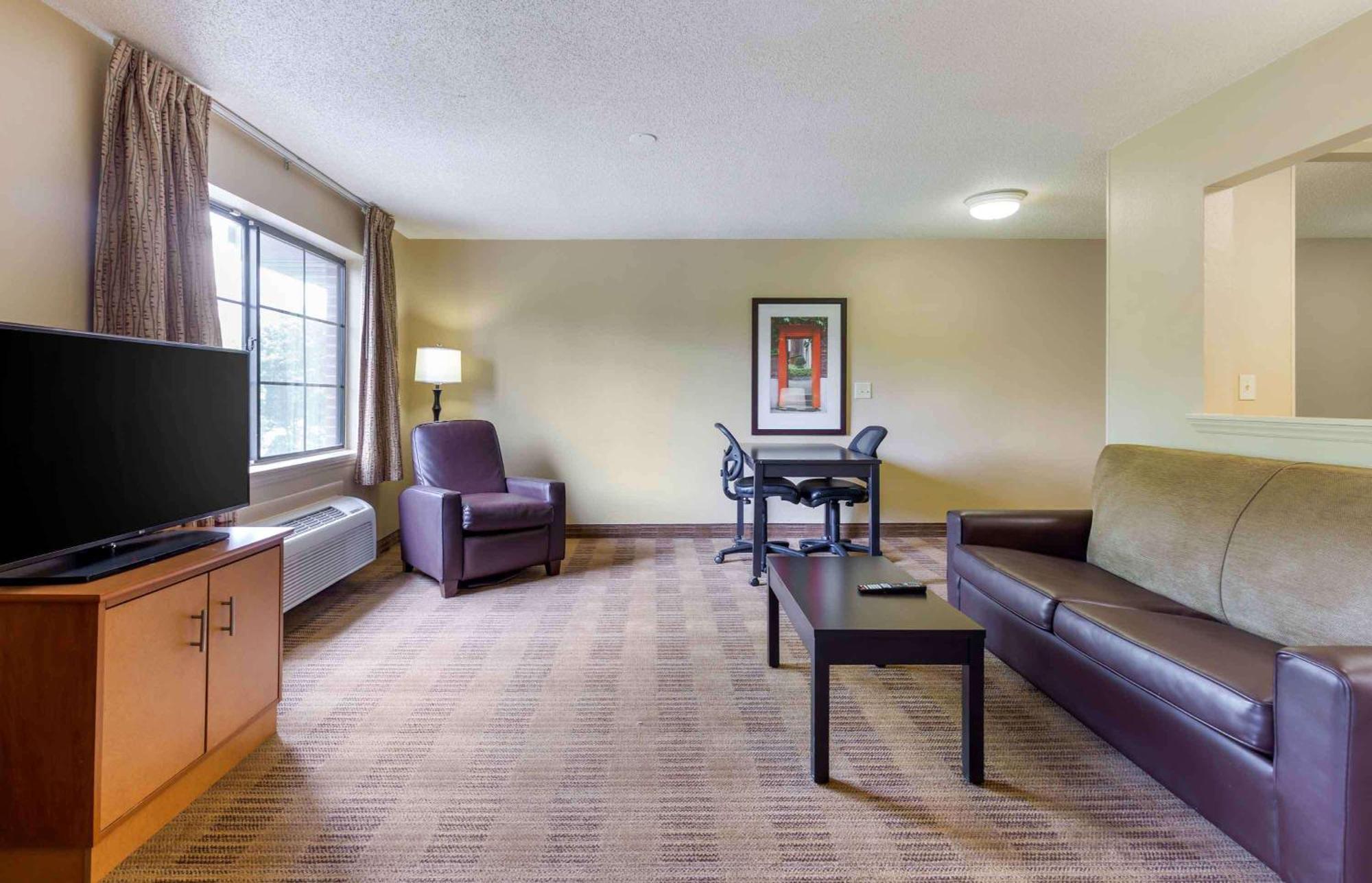 Hotel Extended America Select Airport Memorial Hwy 2*