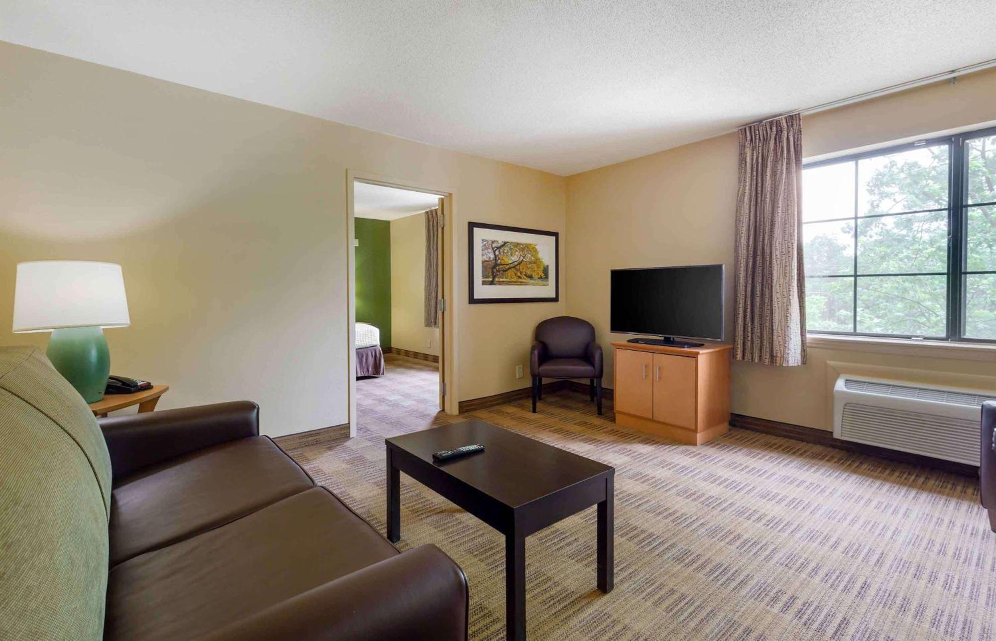 Hotel Extended America Select Airport Memorial Hwy 2*