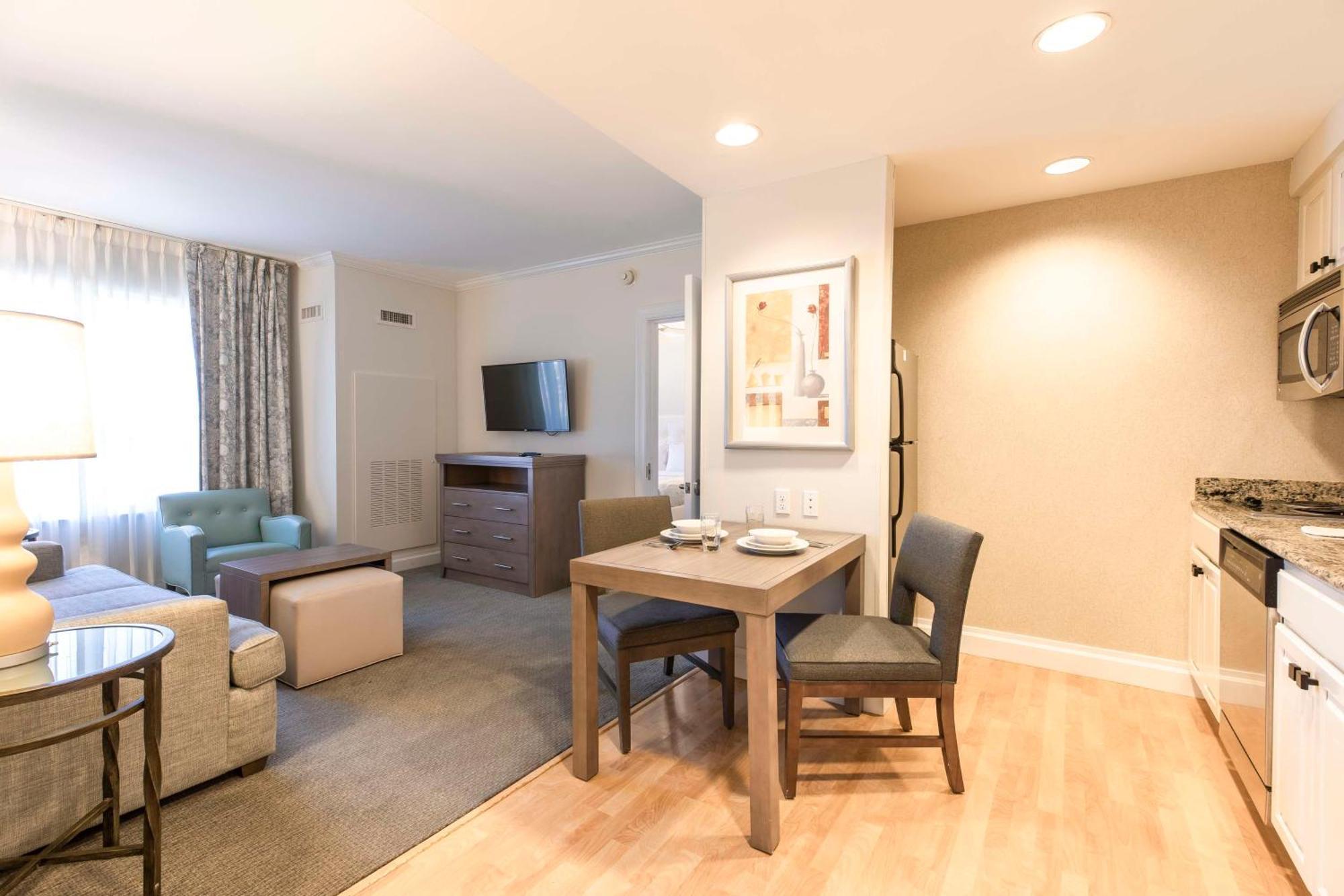 Homewood By Hilton Palm Gardens