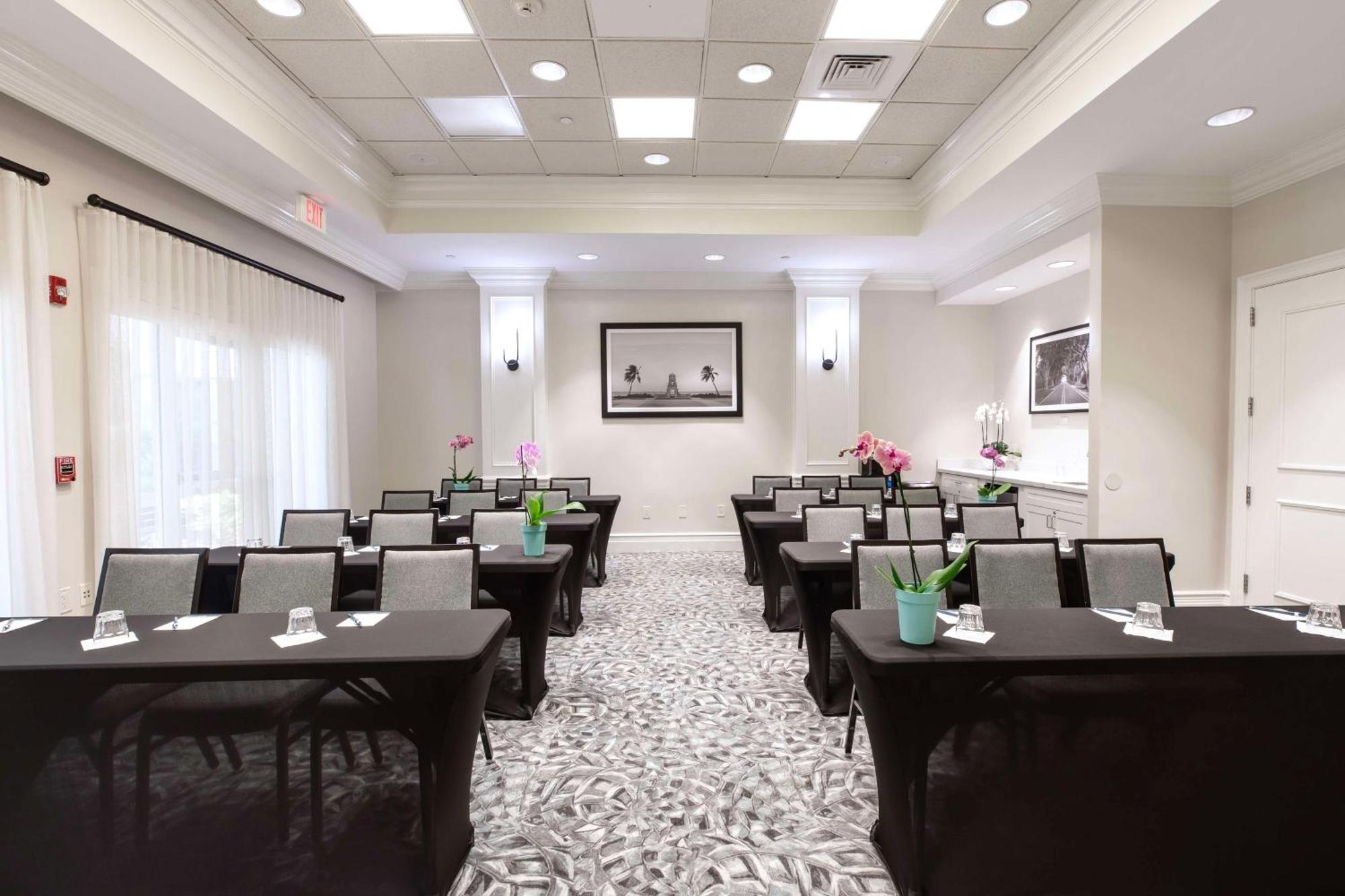 Hotel Homewood By Hilton Palm Gardens
