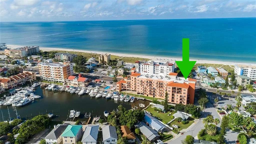 Gulf Coast Gold Private - 2bed, 2bath, Sleep 6, Across Street From Beach, Balcony Views Of Sunsets, & Gulf, Pool, Gym Apartment *