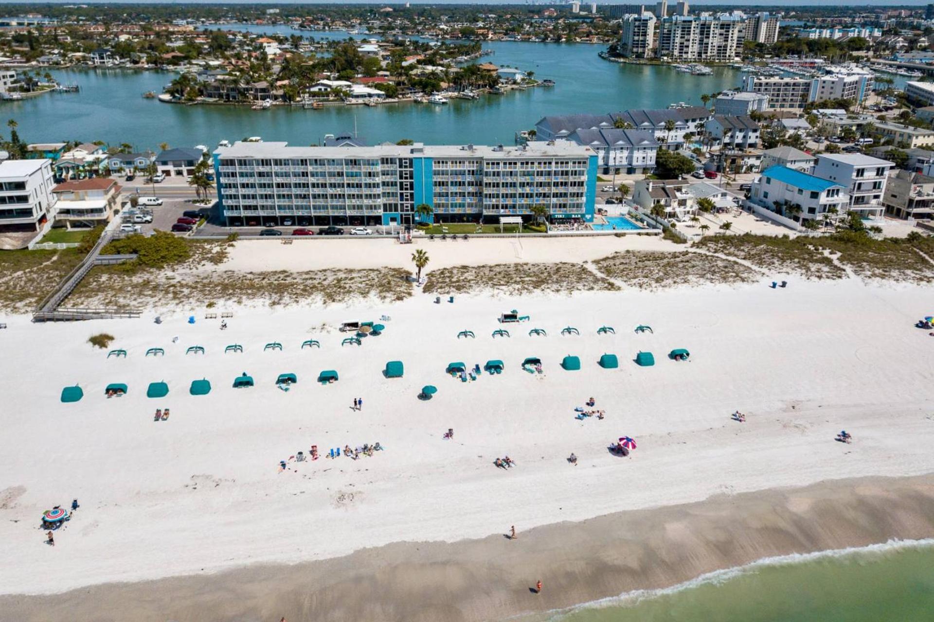 323 - Island * St. Pete Beach
