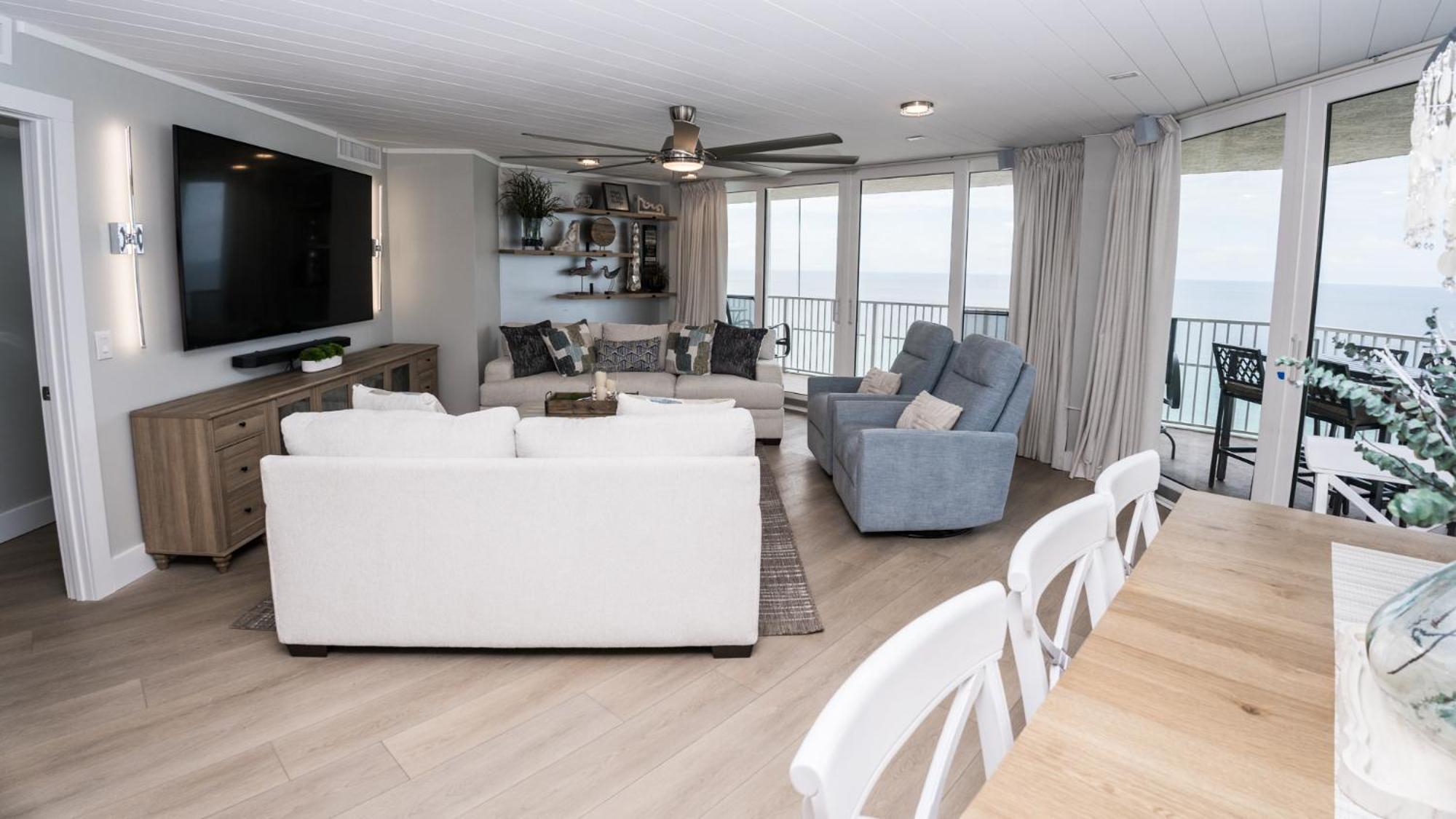 New - 3br 3ba Corner Beachfront - 2024 Remodel - 3 Pools, Tiki Hut, Gym, Tennis Apartment *