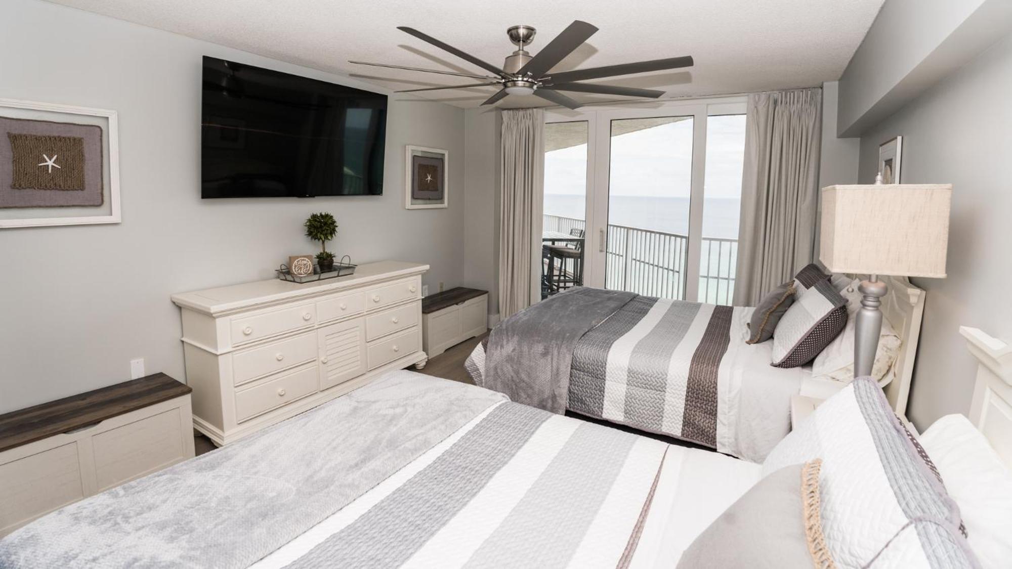 New - 3br 3ba Corner Beachfront - 2024 Remodel - 3 Pools, Tiki Hut, Gym, Tennis Apartment Panama City Beach