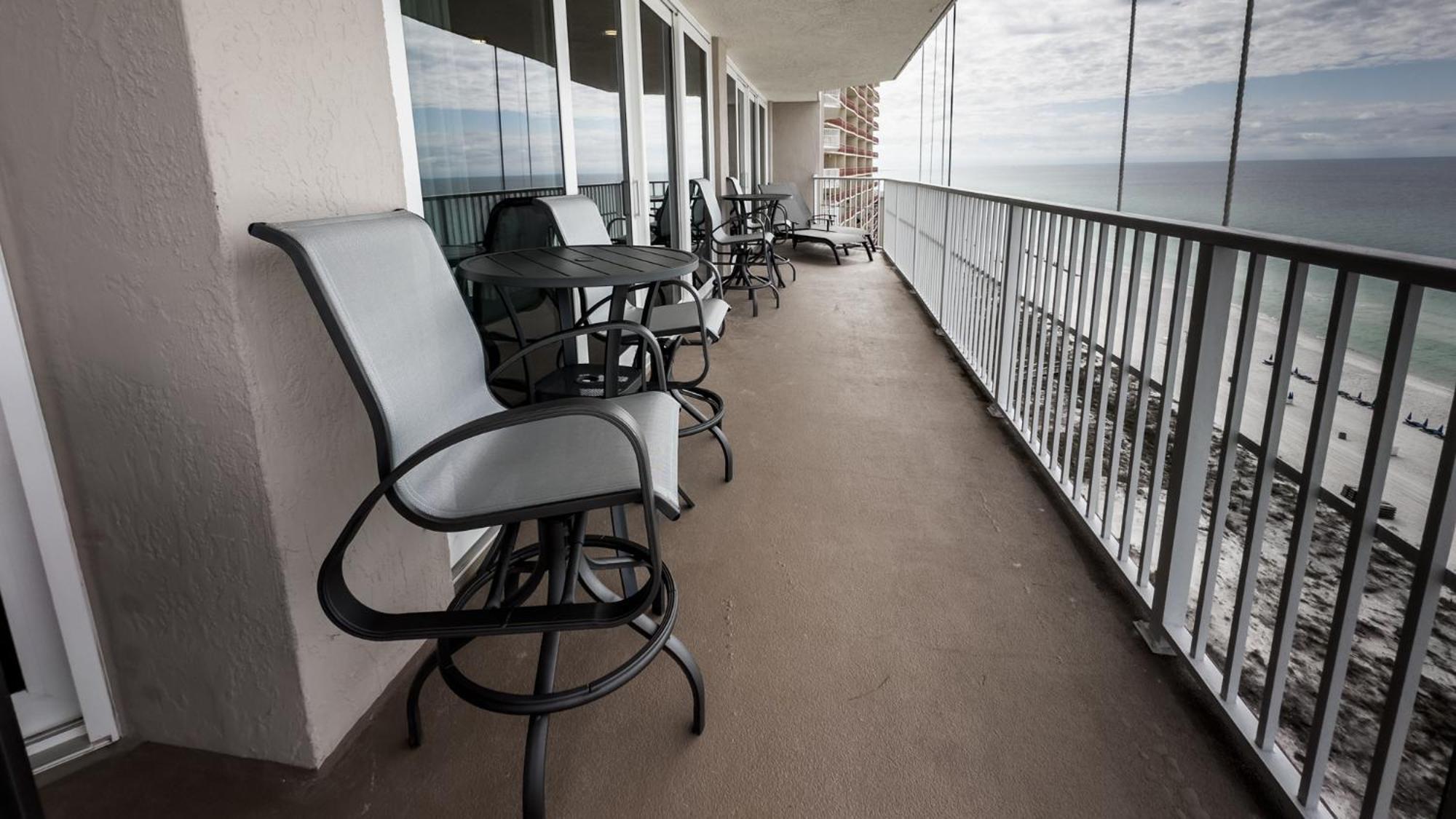 New - 3br 3ba Corner Beachfront - 2024 Remodel - 3 Pools, Tiki Hut, Gym, Tennis * Panama City Beach