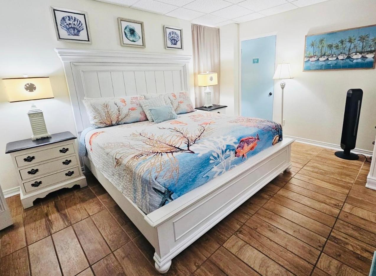 Pensacola, Oceanfront Paradise With Private Aparthotel