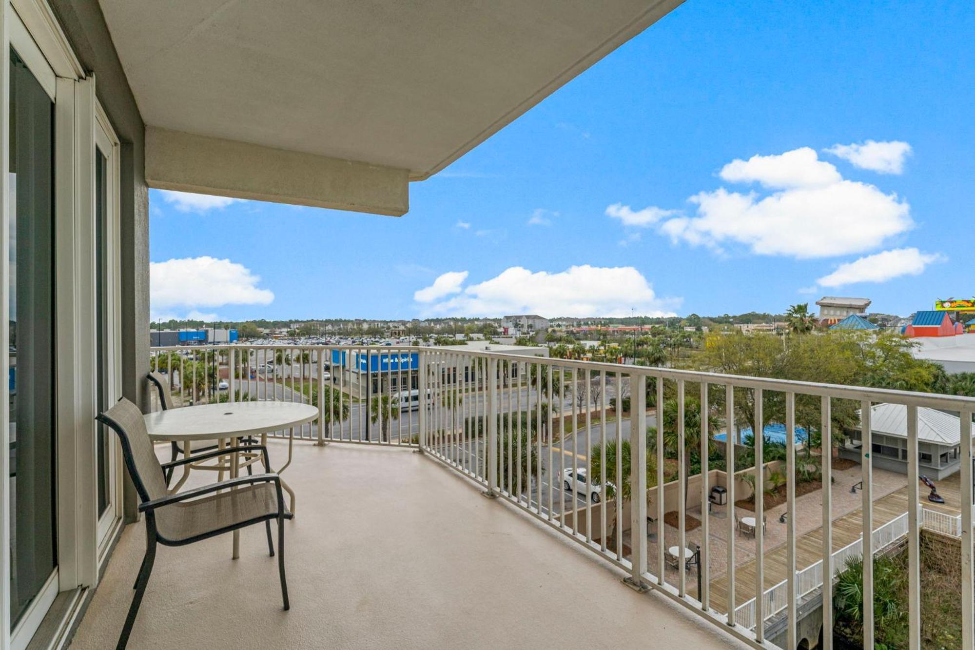 Laketown Wharf #338 By Nautical