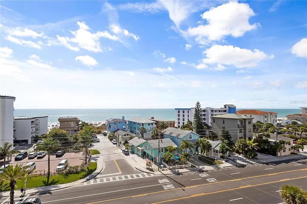 Gulf Coast Gold Private - 2bed, 2bath, Sleep 6, Across Street From Beach, Balcony Views Of Sunsets, & Gulf, Pool, Gym *