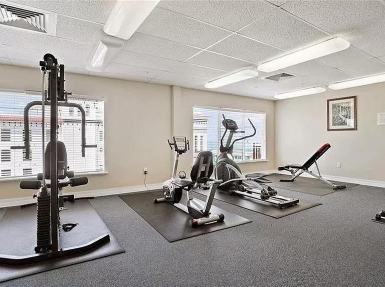 Gulf Coast Gold Private - 2bed, 2bath, Sleep 6, Across Street From Beach, Balcony Views Of Sunsets, & Gulf, Pool, Gym * St. Pete Beach