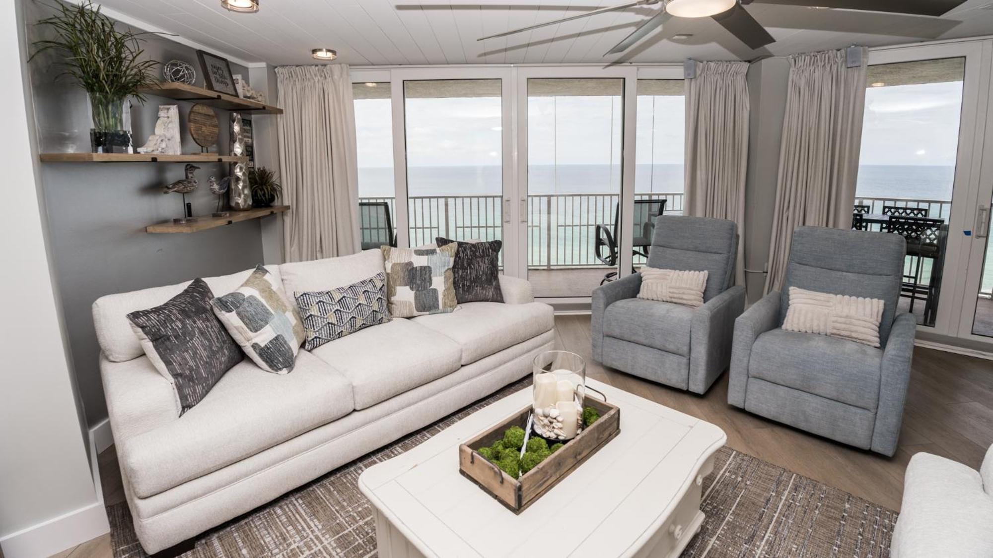 New - 3br 3ba Corner Beachfront - 2024 Remodel - 3 Pools, Tiki Hut, Gym, Tennis *