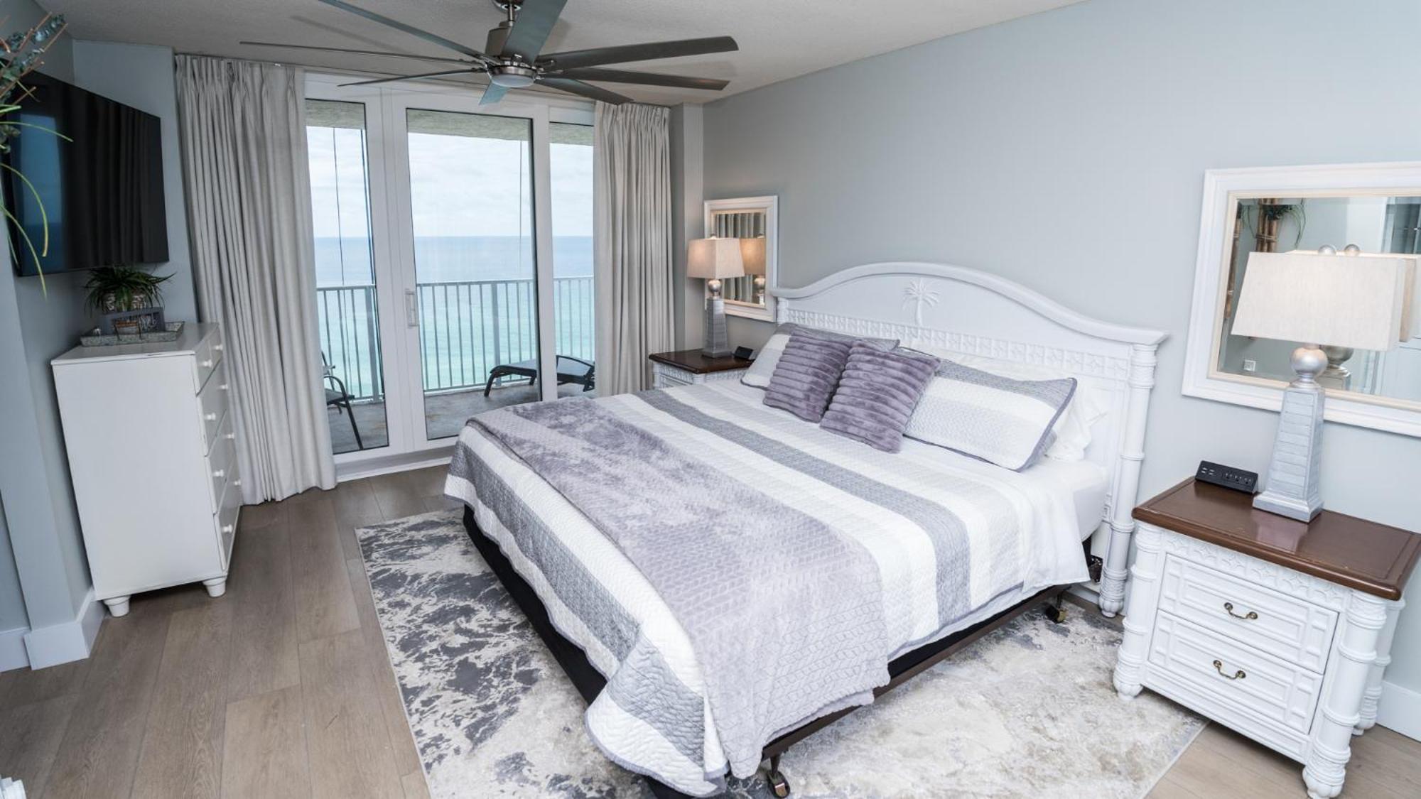 New - 3br 3ba Corner Beachfront - 2024 Remodel - 3 Pools, Tiki Hut, Gym, Tennis Apartment Panama City Beach