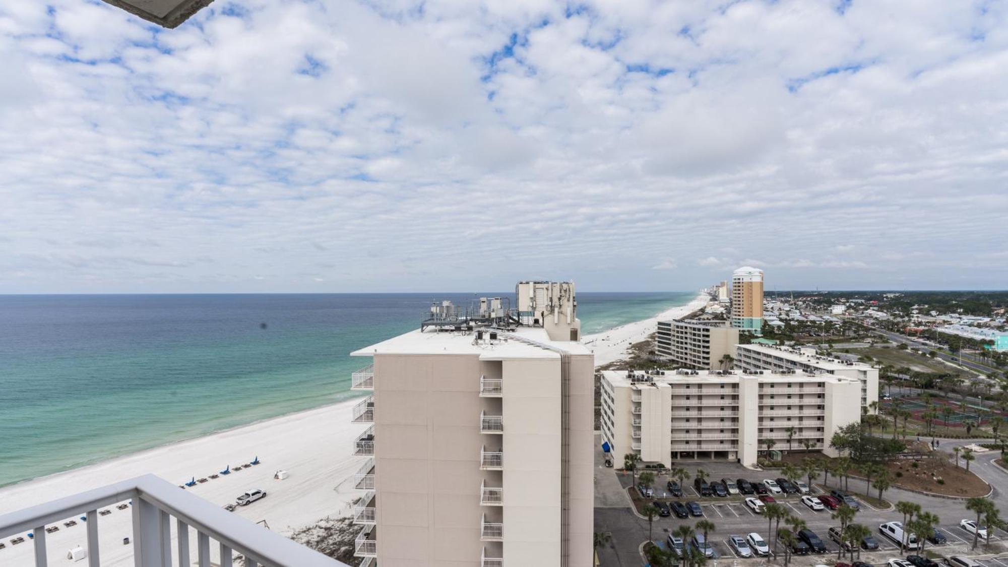 New - 3br 3ba Corner Beachfront - 2024 Remodel - 3 Pools, Tiki Hut, Gym, Tennis * Panama City Beach