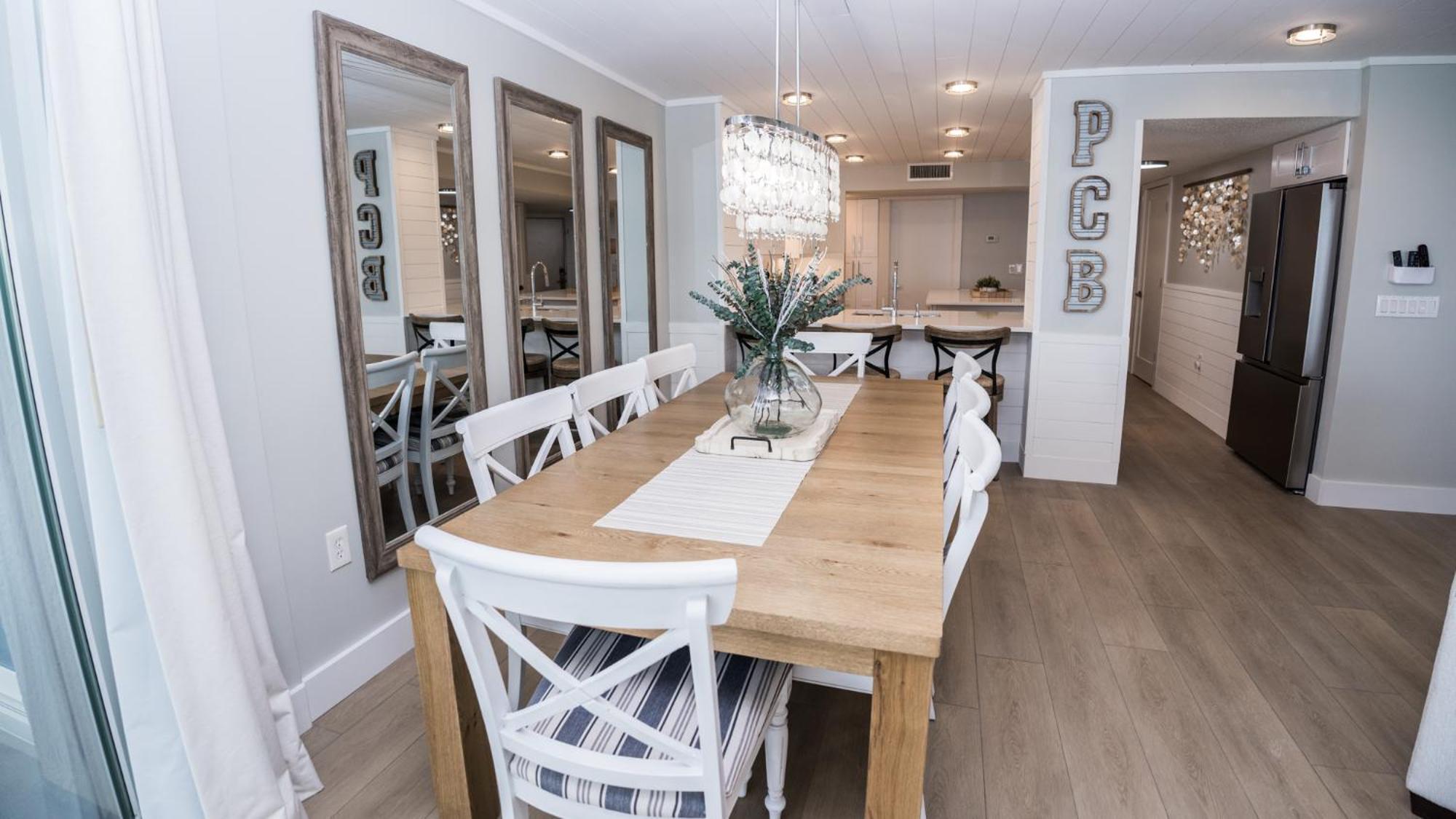 Apartment New - 3br 3ba Corner Beachfront - 2024 Remodel - 3 Pools, Tiki Hut, Gym, Tennis *