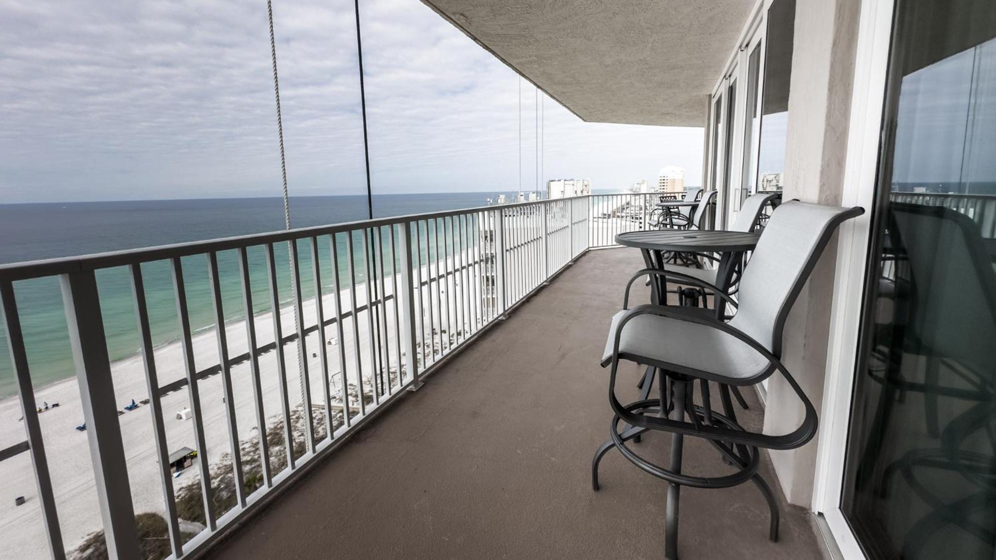 New - 3br 3ba Corner Beachfront - 2024 Remodel - 3 Pools, Tiki Hut, Gym, Tennis * Panama City Beach