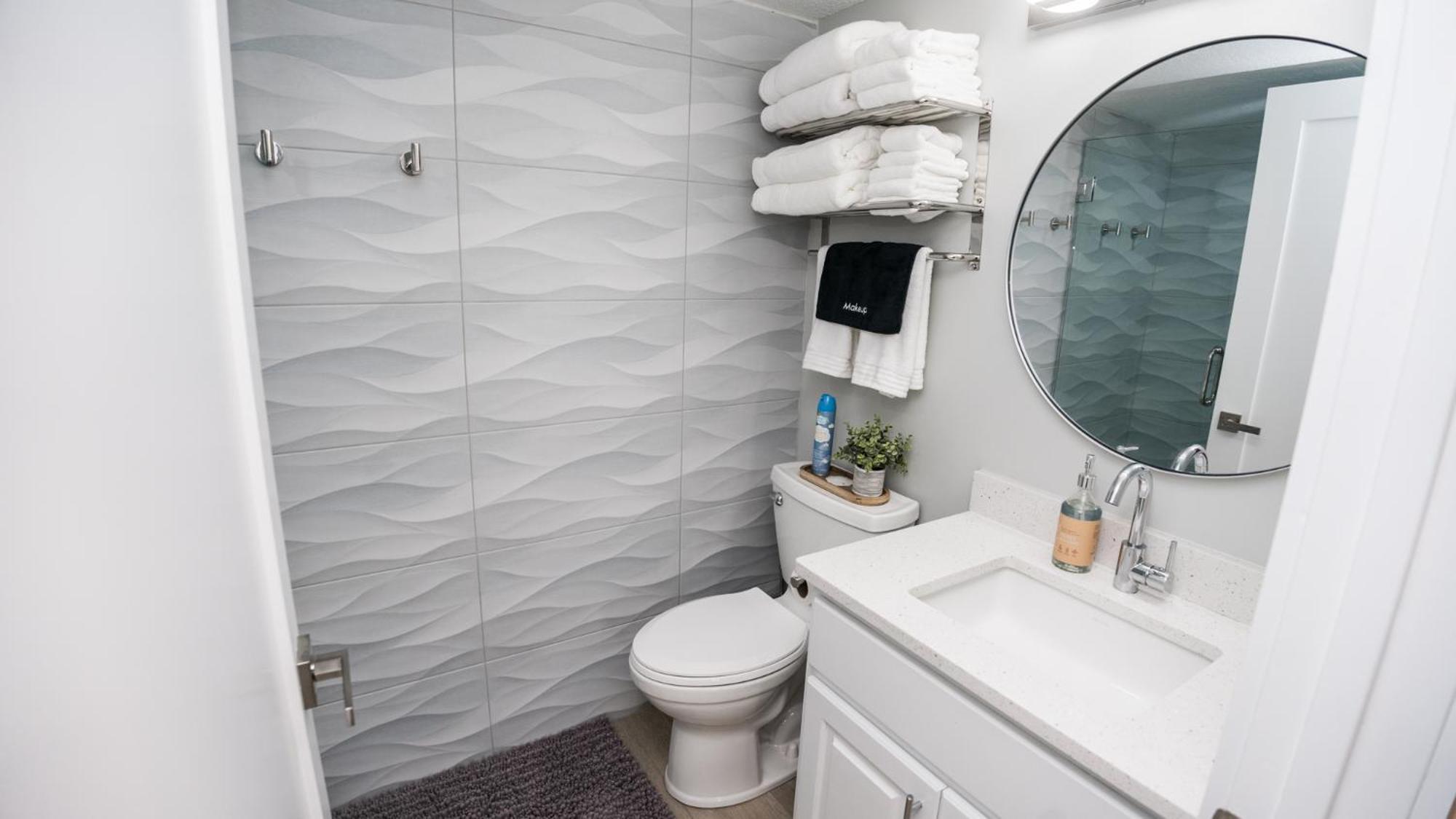 Apartment New - 3br 3ba Corner Beachfront - 2024 Remodel - 3 Pools, Tiki Hut, Gym, Tennis Panama City Beach