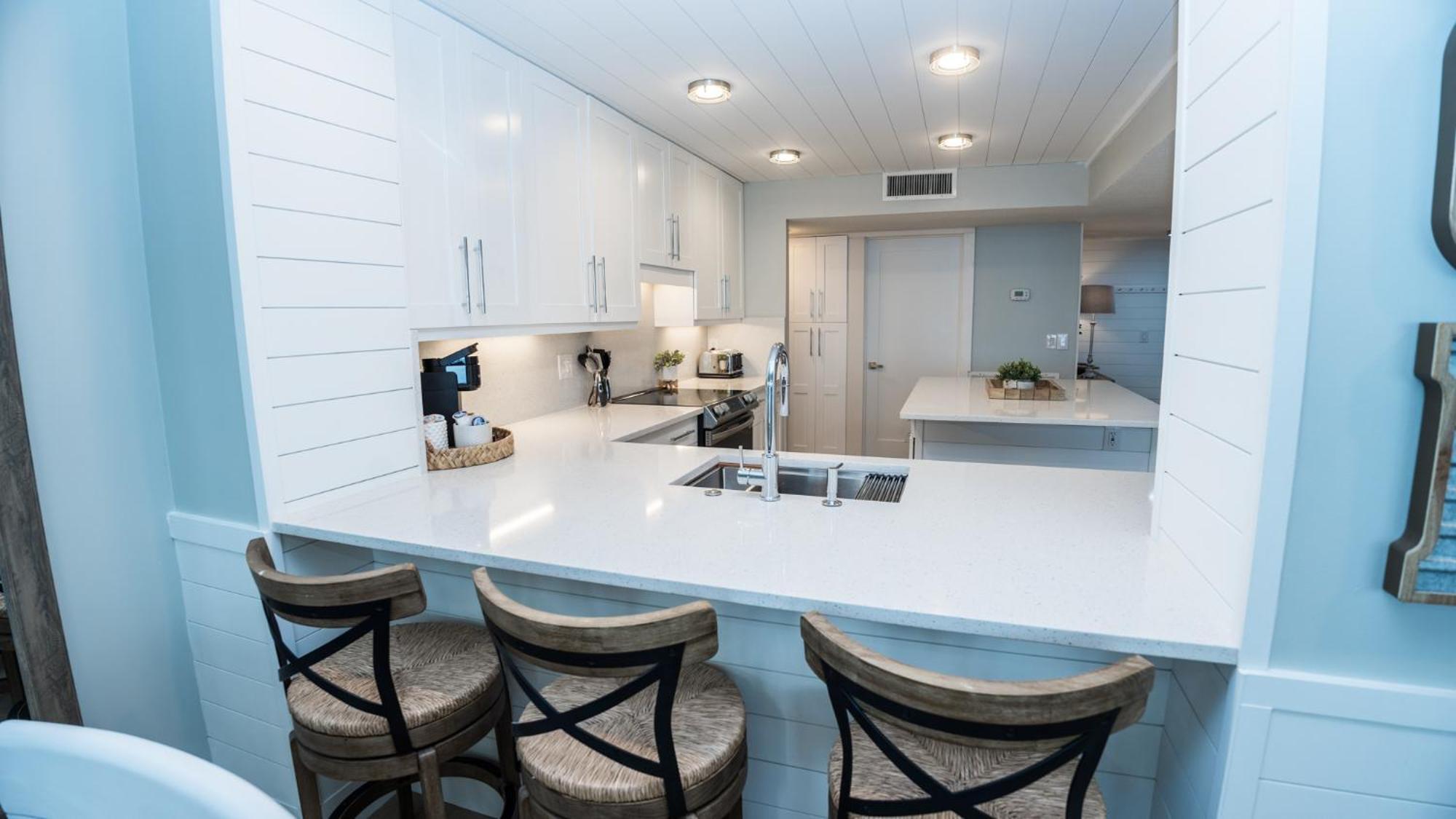 Apartment New - 3br 3ba Corner Beachfront - 2024 Remodel - 3 Pools, Tiki Hut, Gym, Tennis Panama City Beach