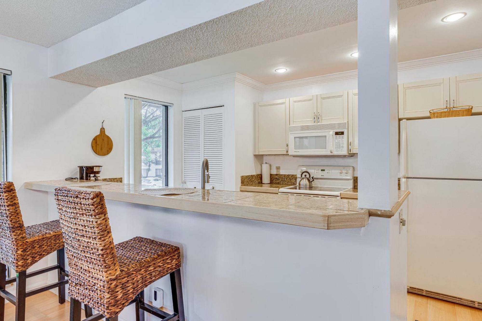 Inside Pga National And Spa! Apartment