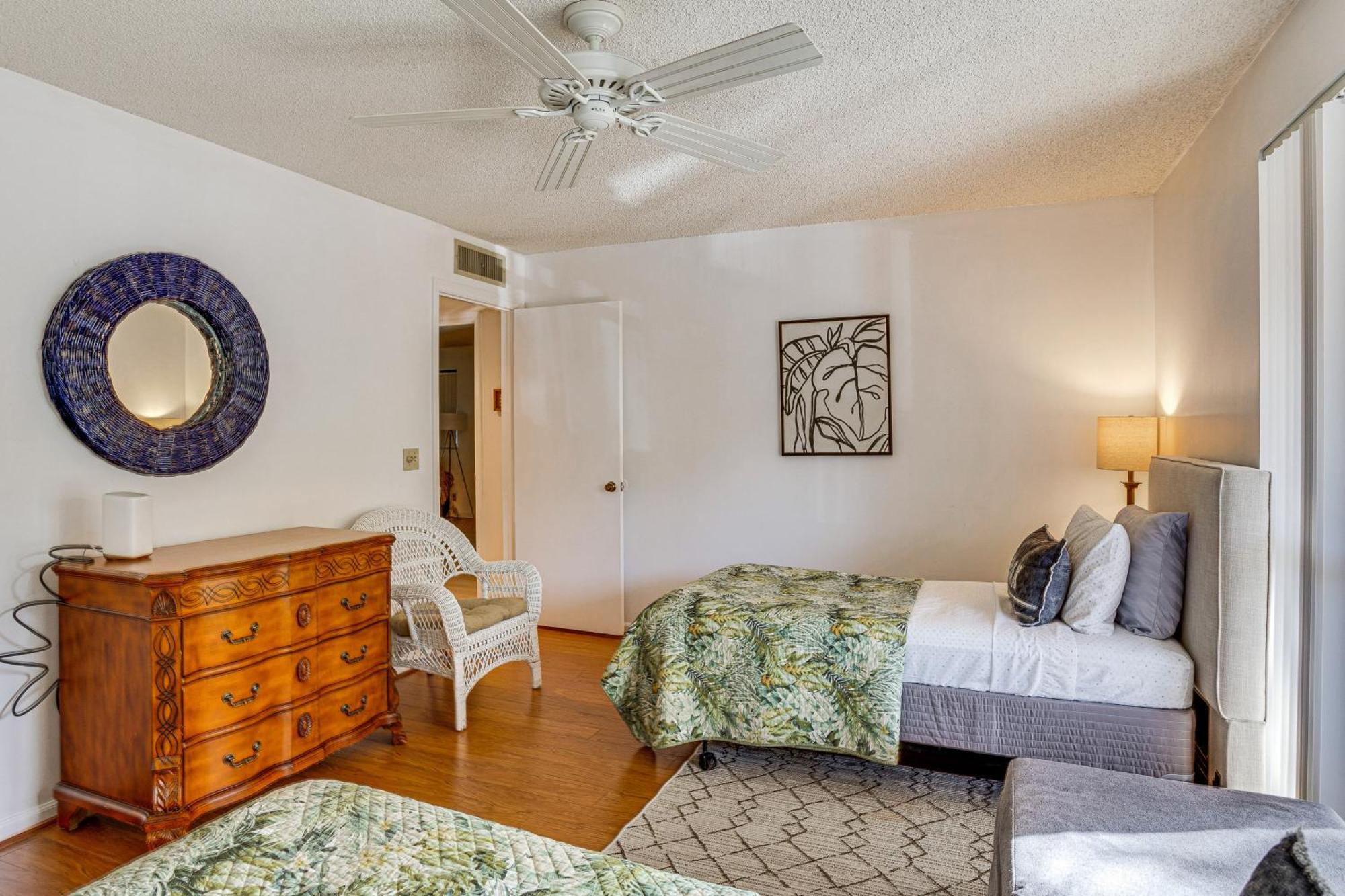 Apartment Inside Pga National And Spa!