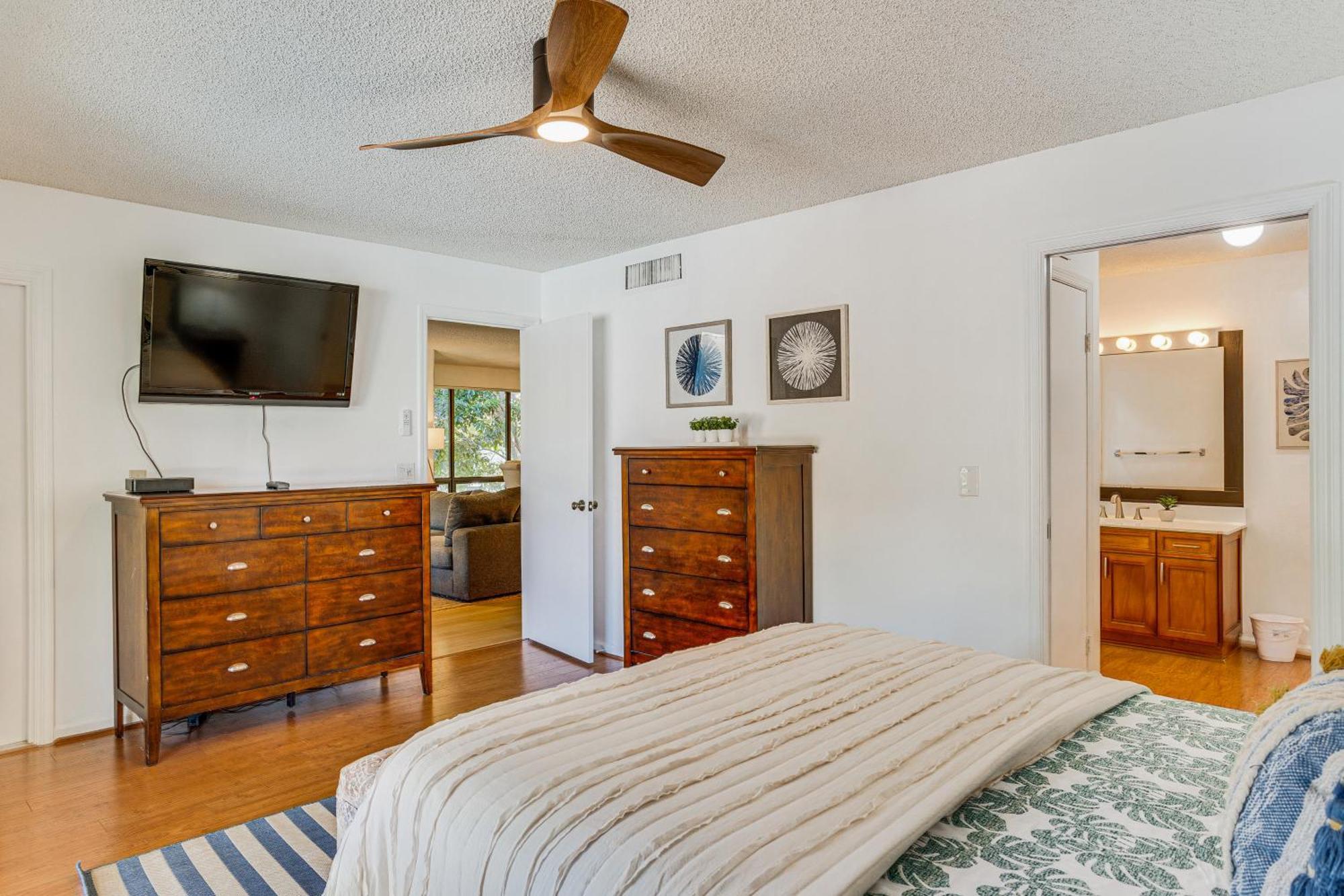 Inside Pga National And Spa! Apartment