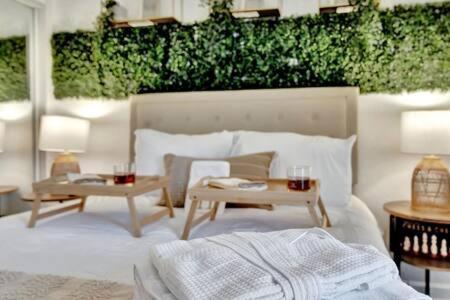 Holiday home The Hemingway Subtropical Luxury On The Bay