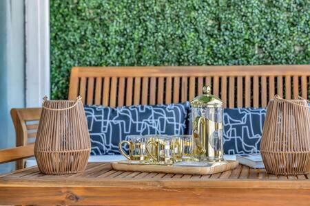 The Hemingway Subtropical Luxury On The Bay *