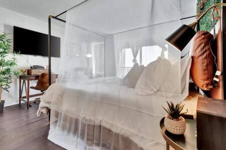 The Hemingway Subtropical Luxury On The Bay * Tampa