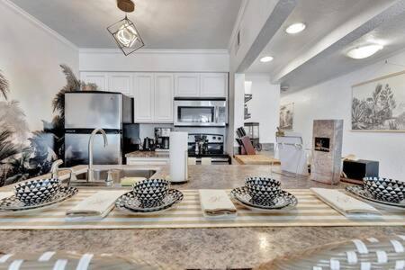 Holiday home The Hemingway Subtropical Luxury On The Bay